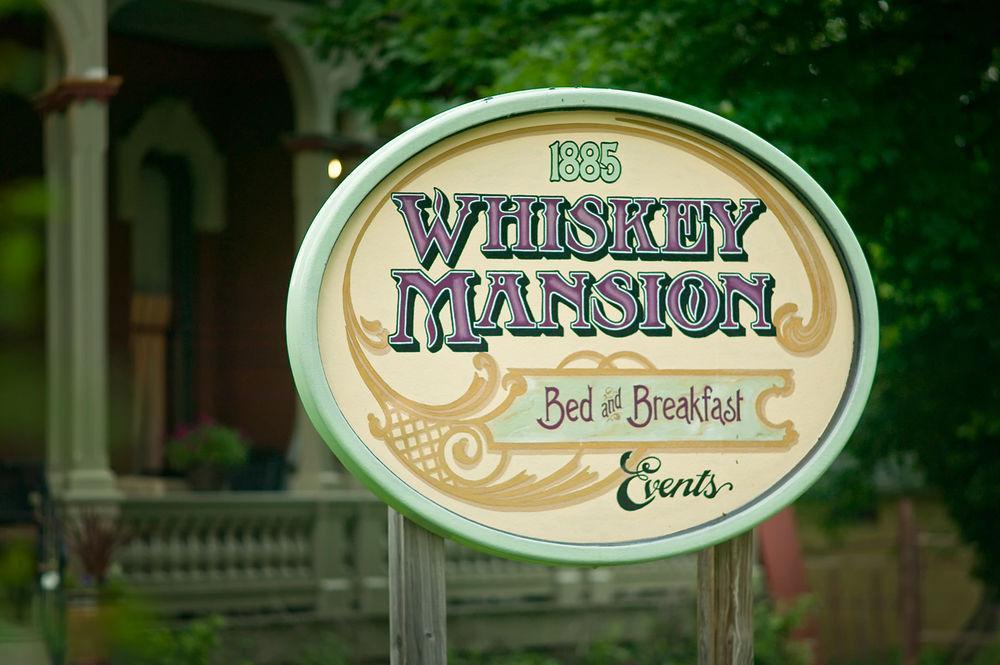 Whiskey Mansion Bed & Breakfast Saint Joseph Dış mekan fotoğraf