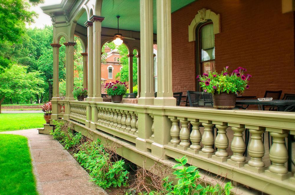 Whiskey Mansion Bed & Breakfast Saint Joseph Dış mekan fotoğraf
