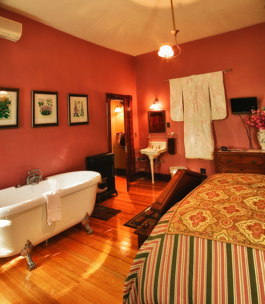 Whiskey Mansion Bed & Breakfast Saint Joseph Dış mekan fotoğraf