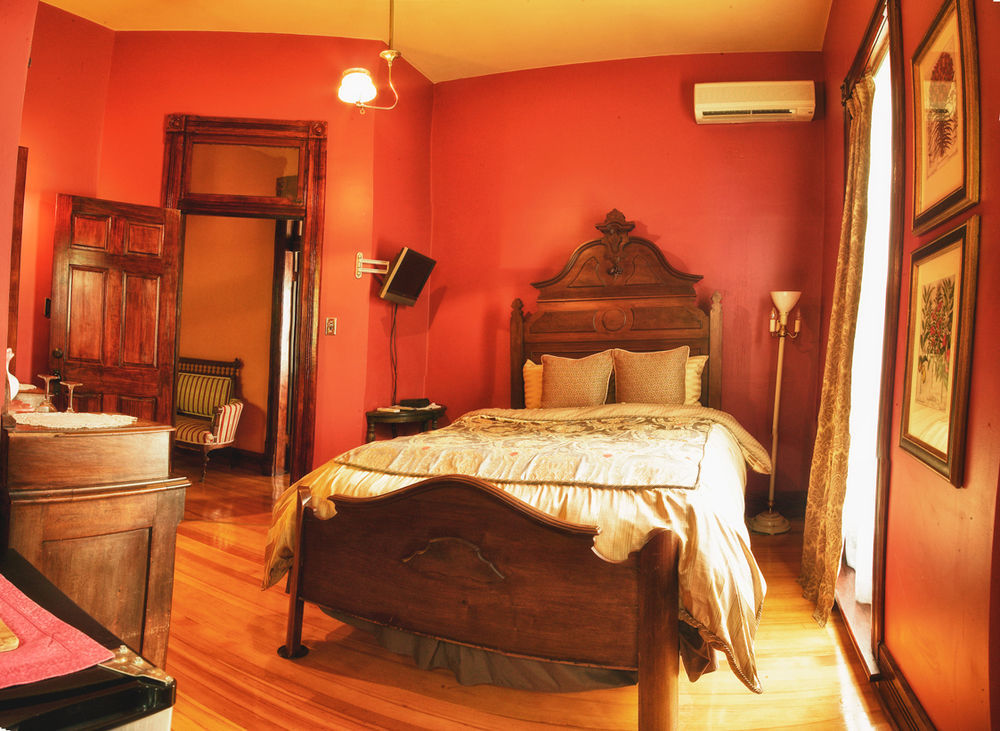 Whiskey Mansion Bed & Breakfast Saint Joseph Dış mekan fotoğraf