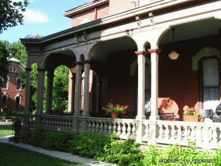 Whiskey Mansion Bed & Breakfast Saint Joseph Dış mekan fotoğraf
